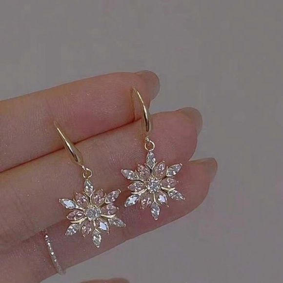 Jewelry - Snow Flake CZ Gold Tone Earrings